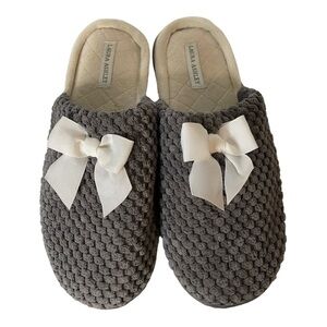 Laura Ashley gray memory foam soft slippers white bows size L (8-9)